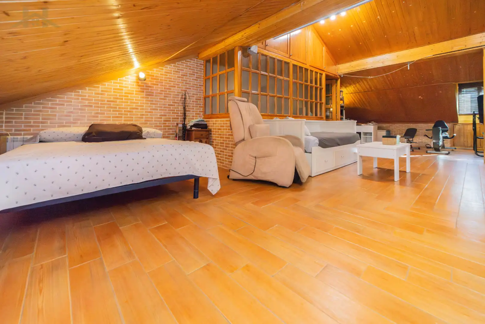 Duplexes for sale in Pinto  with Air Conditioner, Heating and Balcony