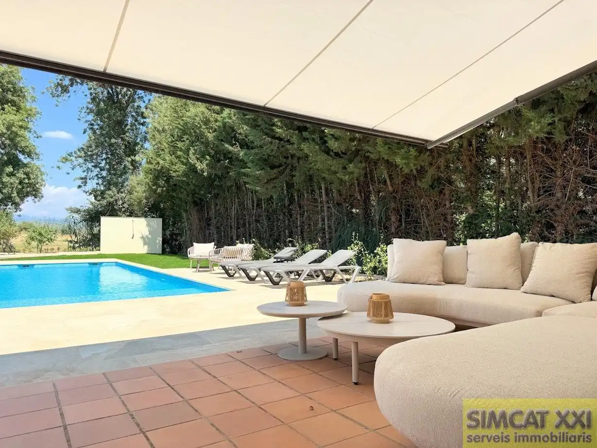 Casa amb piscina en venda a Navata, imagen 12