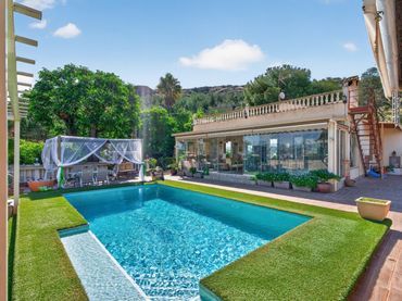 Chalet con piscina en venta en Orihuela Center