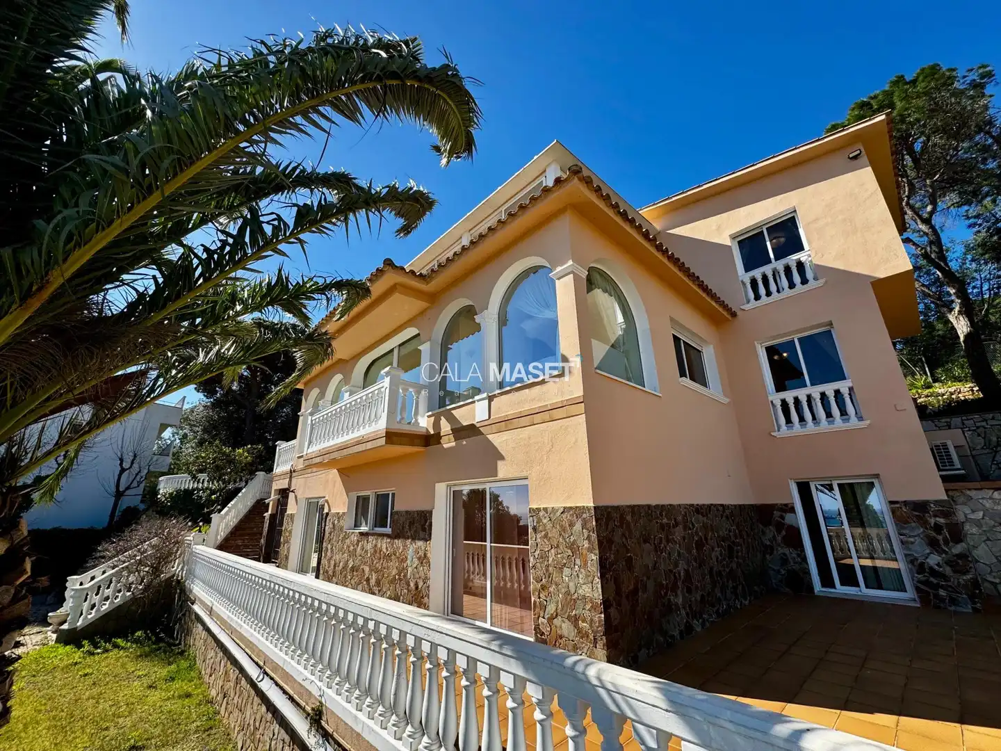 Außenansicht von Haus oder Chalet zum Verkauf in Calonge i Sant Antoni mit Heizung, Privatgarten und Terrasse