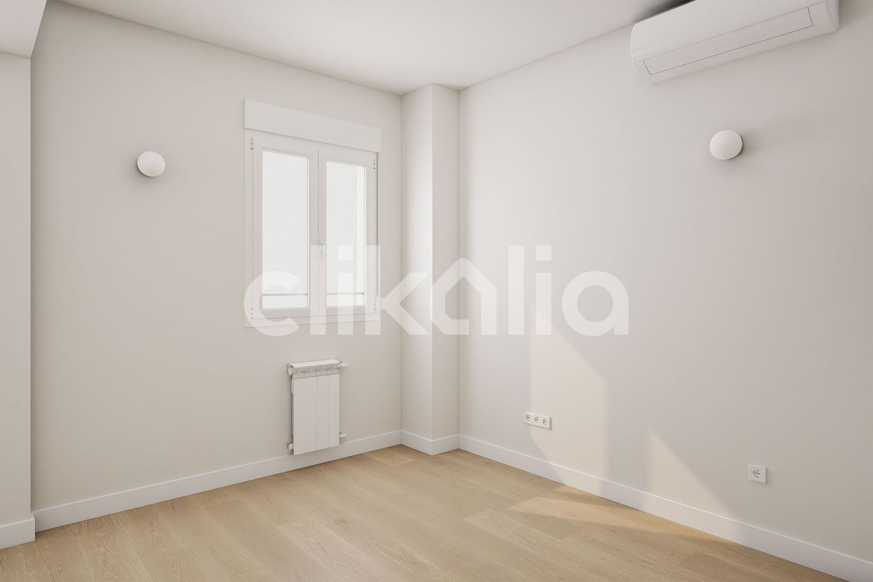Bedroom of Flat for sale in  Madrid Capital  with Air Conditioner, Heating and Storage room