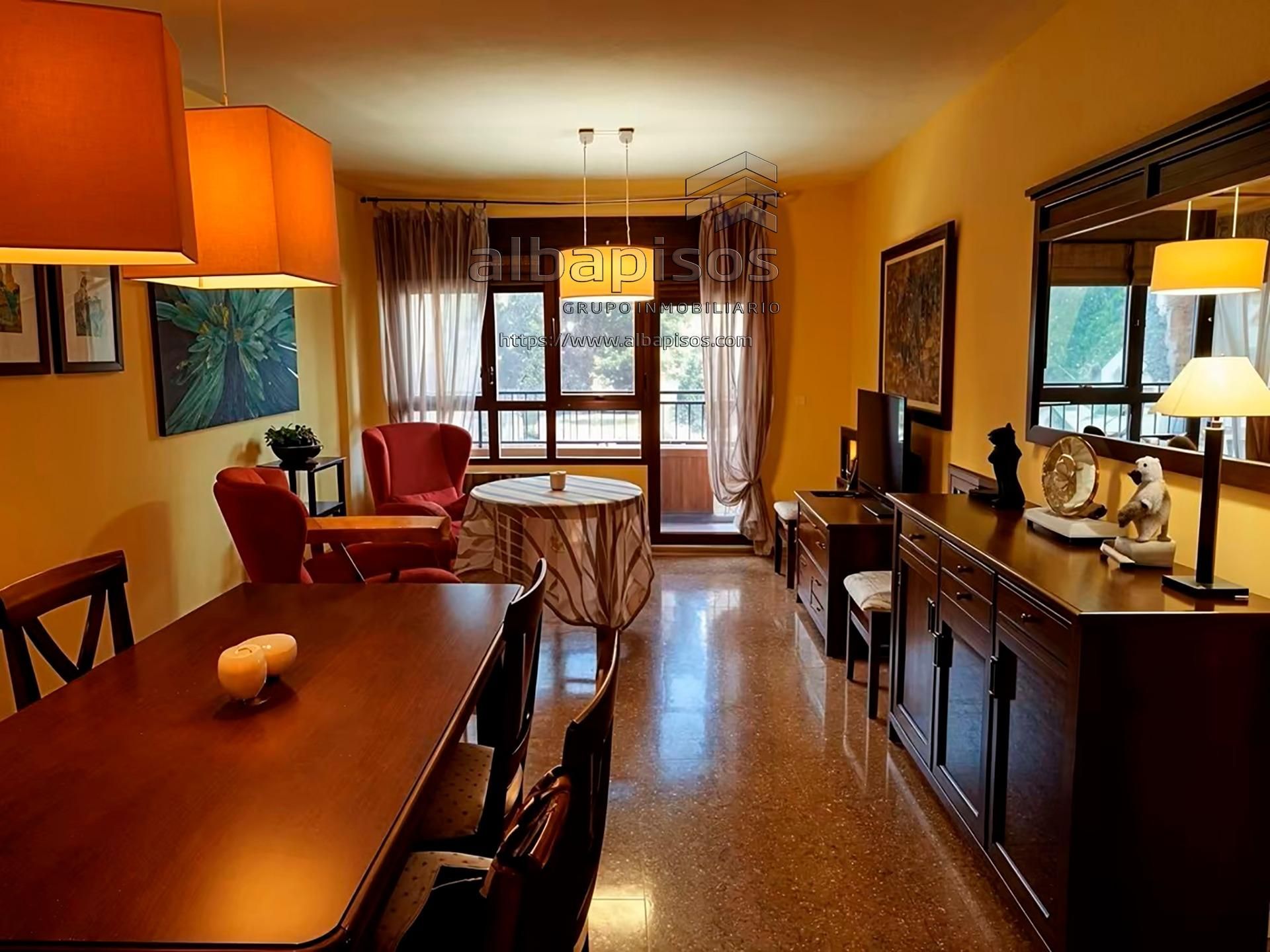 Sala d'estar de Pis en venda en  Albacete Capital amb Balcó