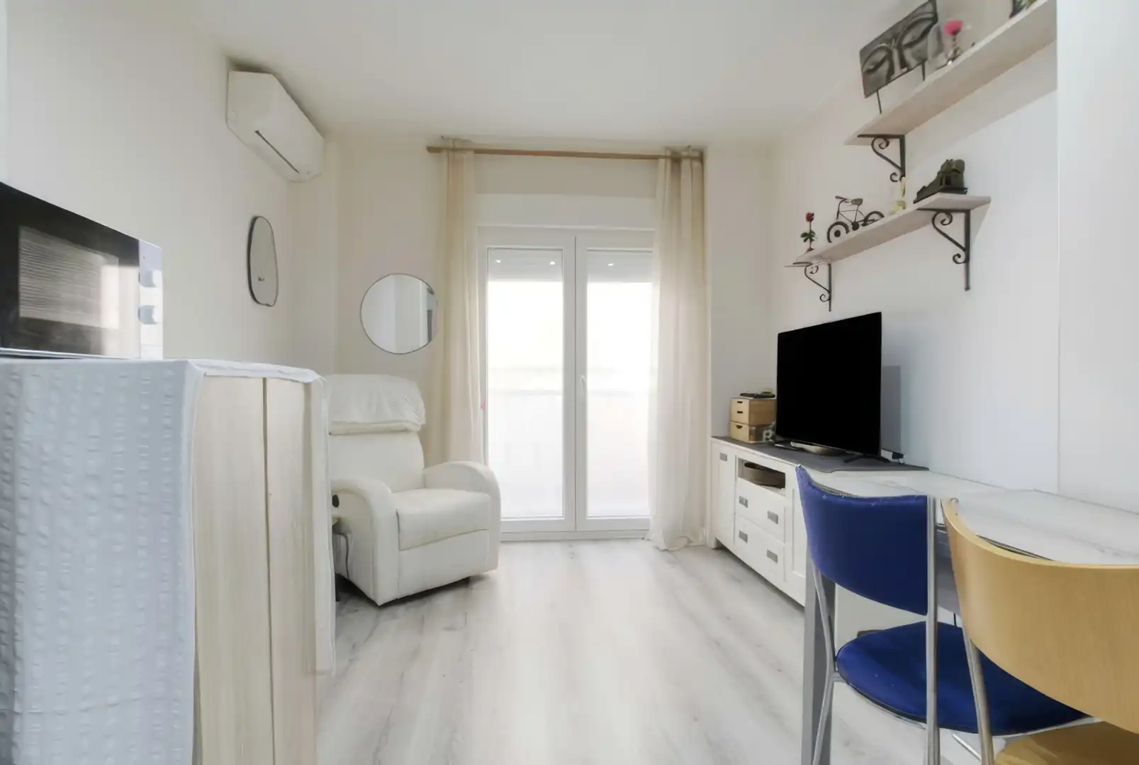 Living room of Apartments for sale in Azuqueca de Henares  with Air Conditioner, Terrace and Alarm