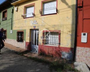 Vista exterior de Casa adosada en venda en Bimenes