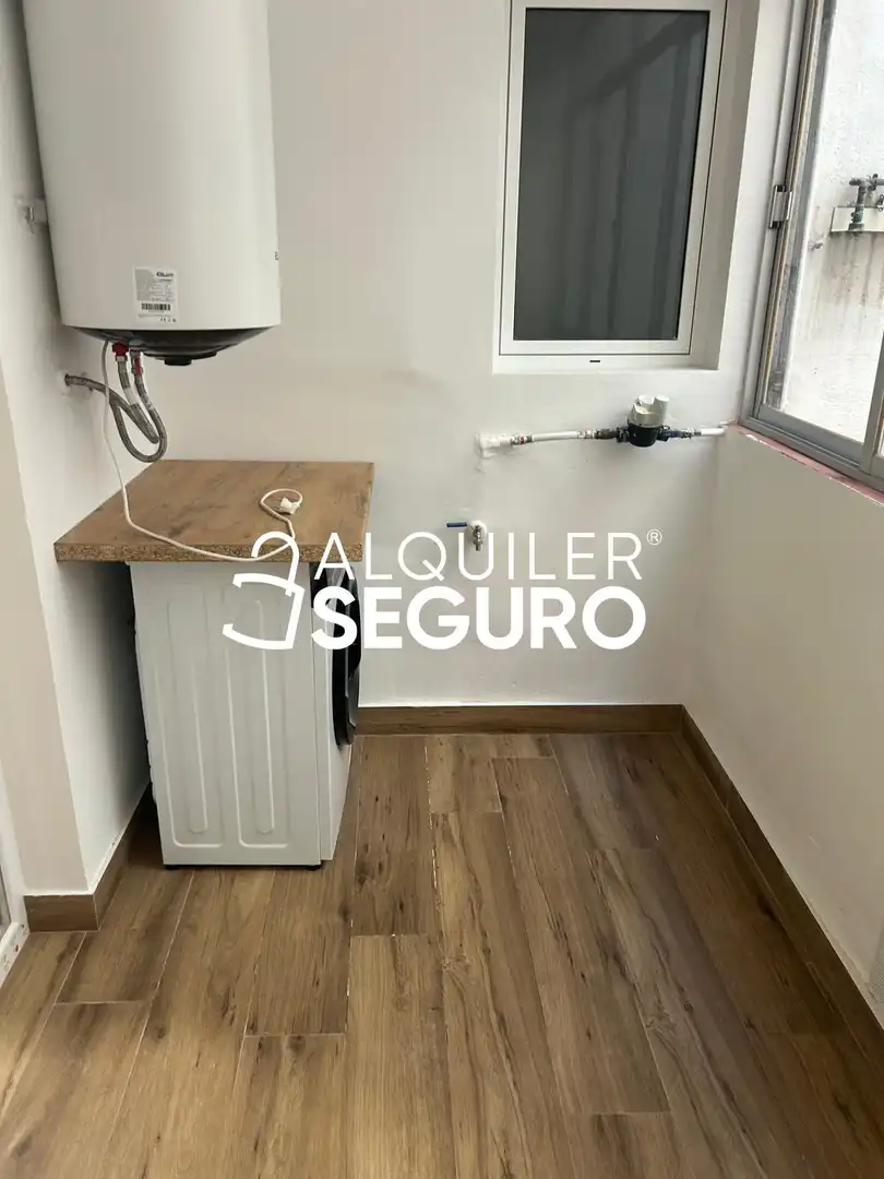 Cuina de Pis de lloguer en Arcos de las Salinas amb Aire condicionat, Terrassa i Moblat