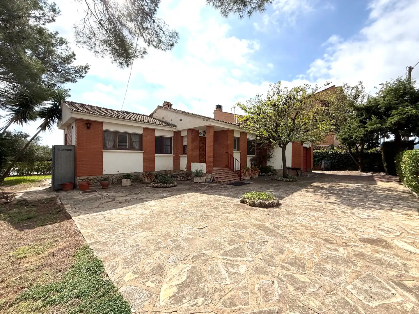 Exterior view of Houses for sale in Botarell, Tarragona