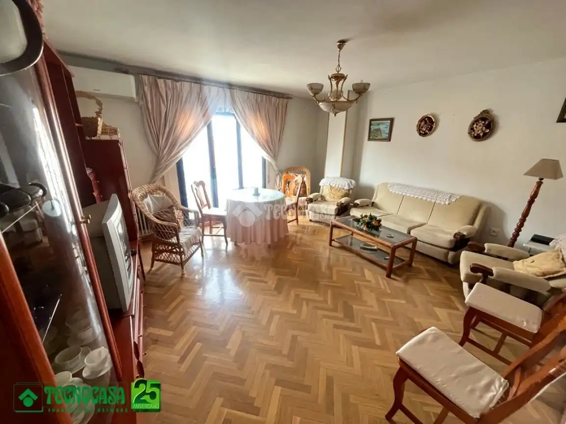 Sala d'estar de Pis en venda en Ciudad Real amb Balcó