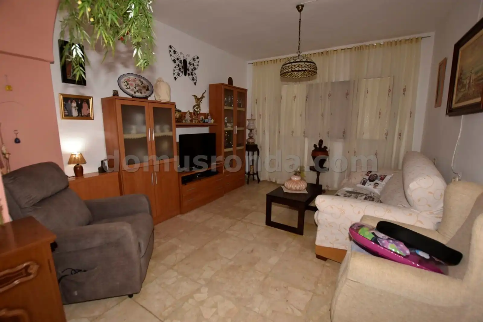 Sala d'estar de Casa o xalet en venda en Ronda amb Terrassa, Traster i Balcó