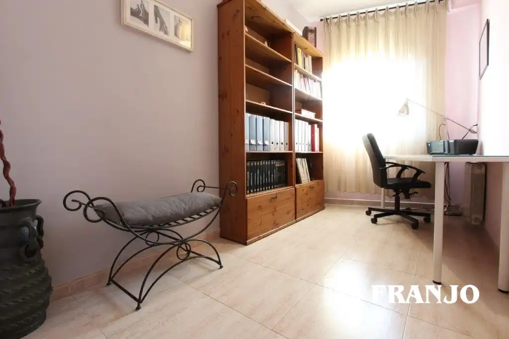 Casa adosada en venta en Sabadell con Aire acondicionado, Calefacción y Jardín privado
