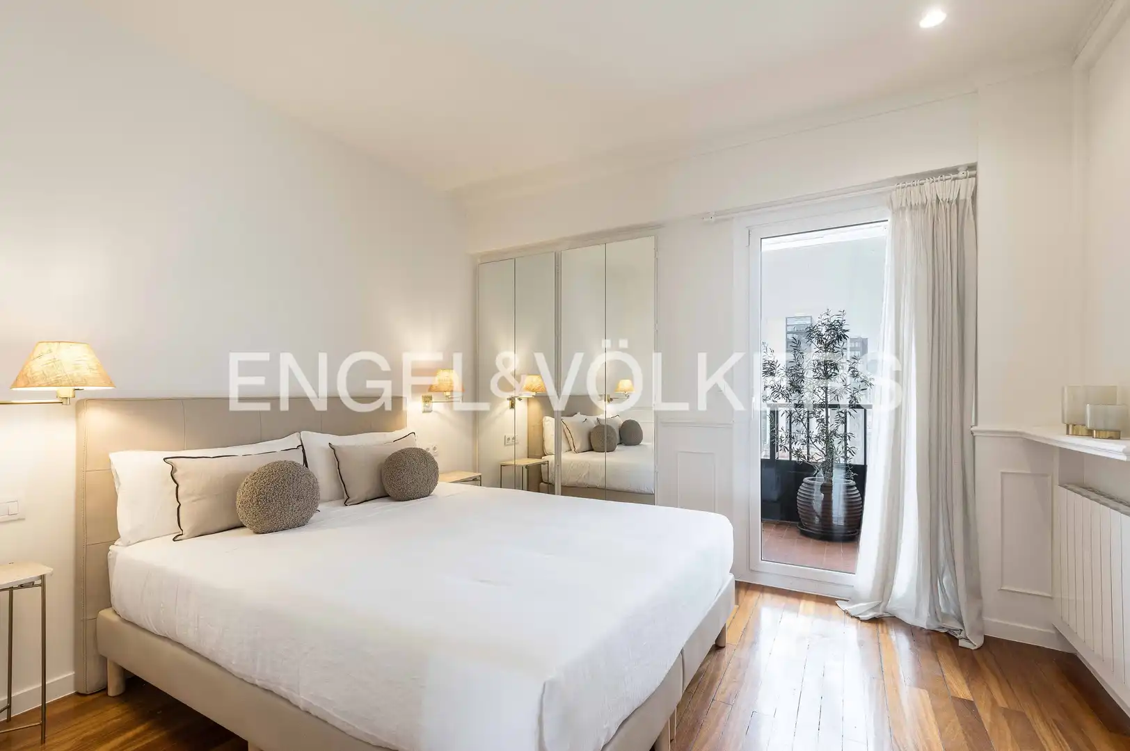 Bedroom of Flat for rent in Barcelona  with Air Conditioner, Heating and Parquet flooring