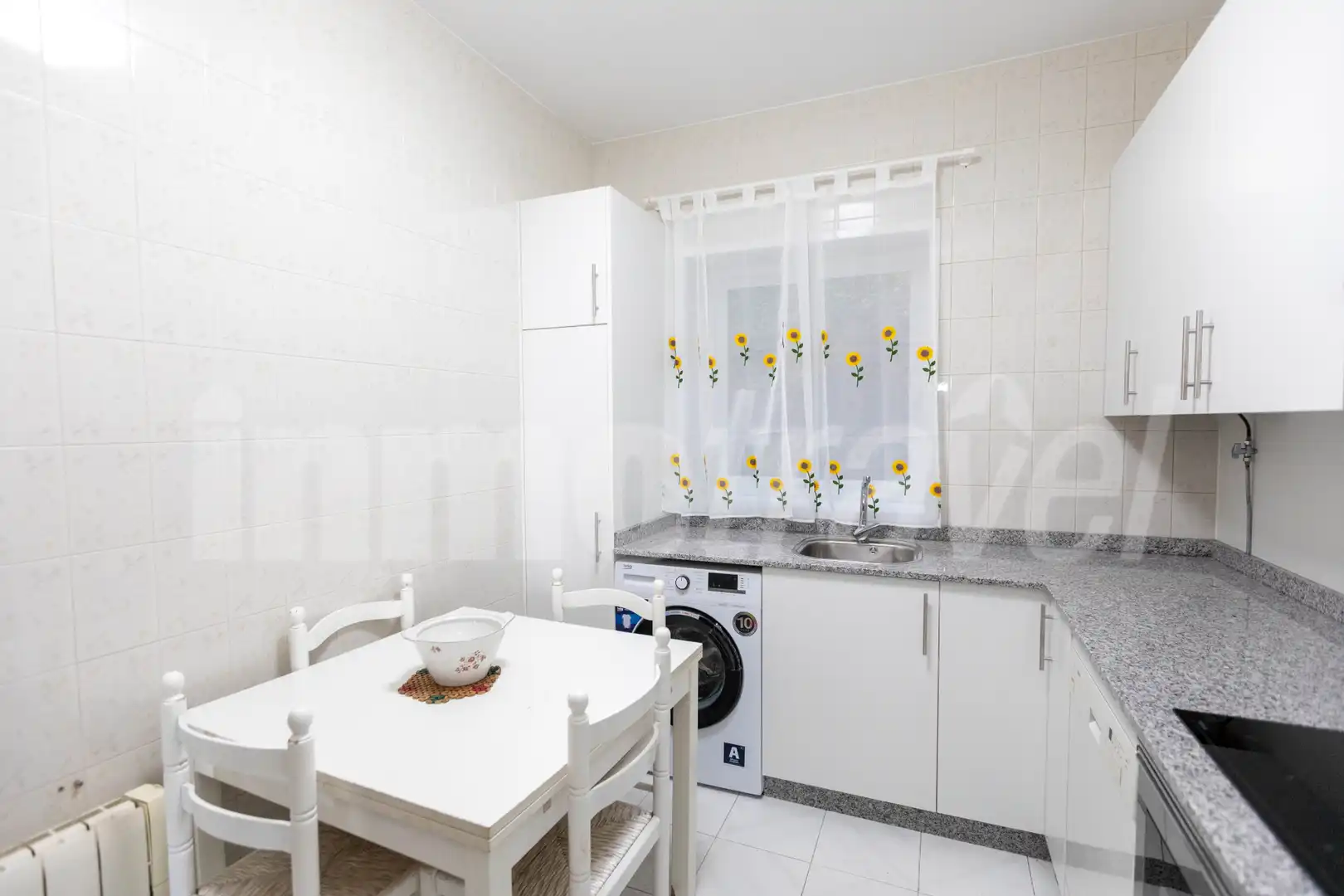 Kitchen of Flat for rent in Sanxenxo  with Furnished, Oven and Washing machine