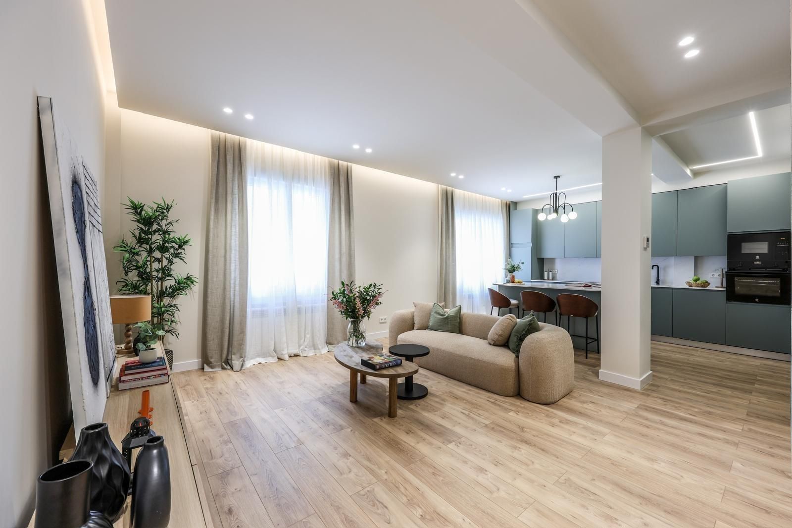 Living room of Flat for sale in  Madrid Capital  with Air Conditioner and Heating