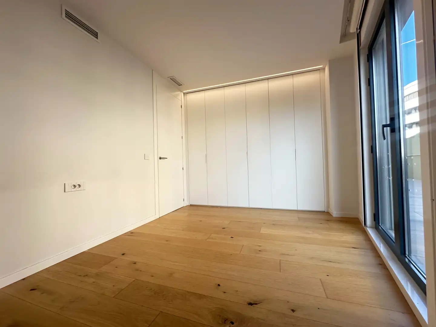 Dormitori de Àtic de lloguer en Valencia amb Aire condicionat, Calefacció i Parquet