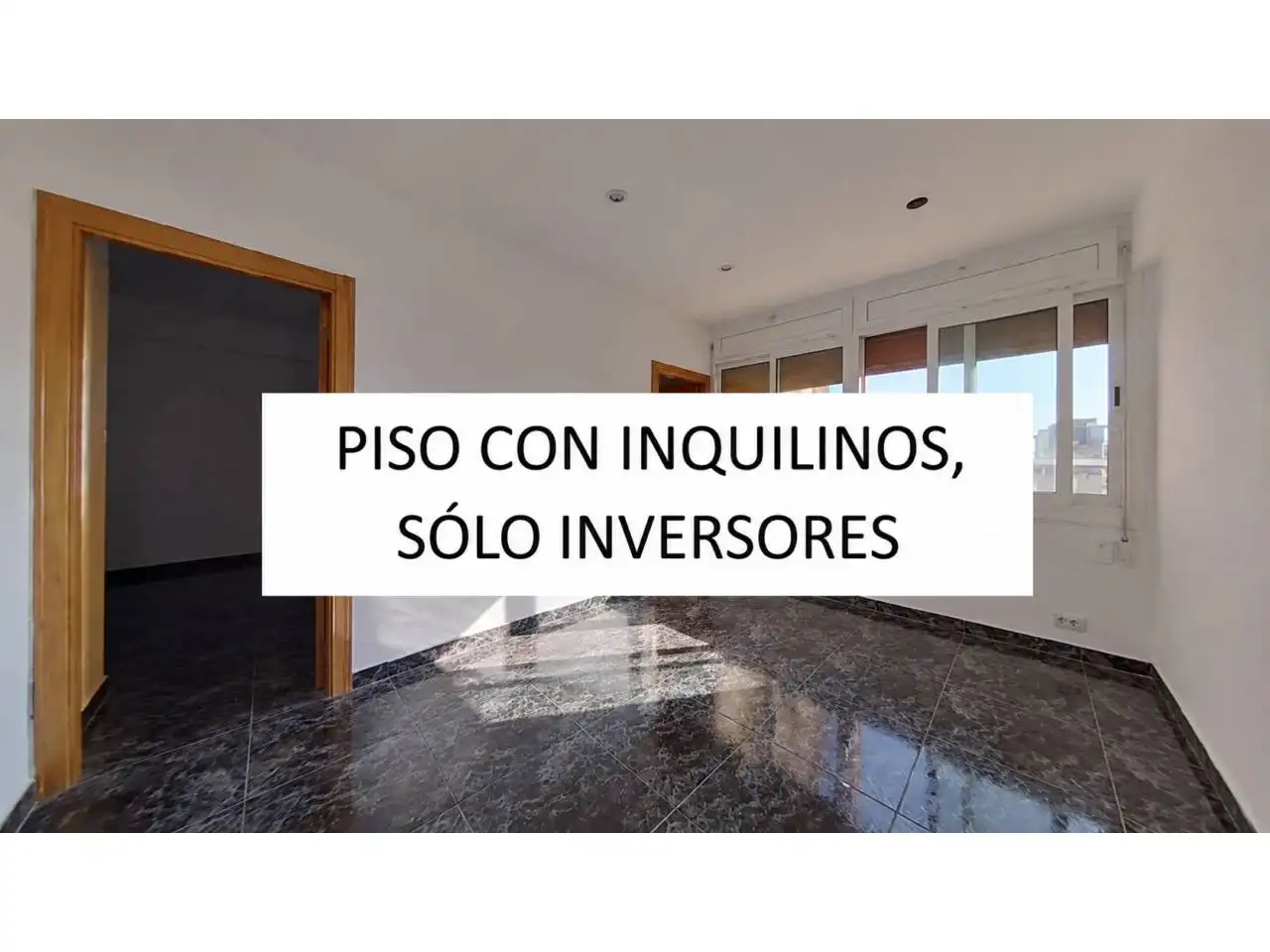 Vista exterior de Piso en venta en Cornellà de Llobregat