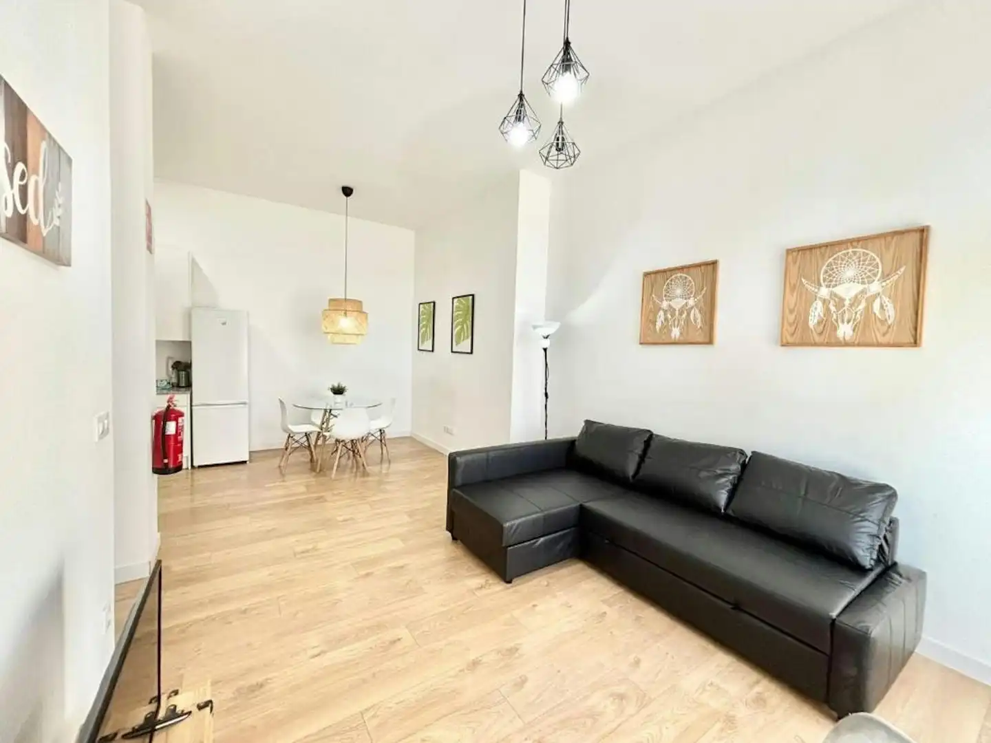 Living room of Flat for rent in Madrid  with Air Conditioner, Heating and Furnished