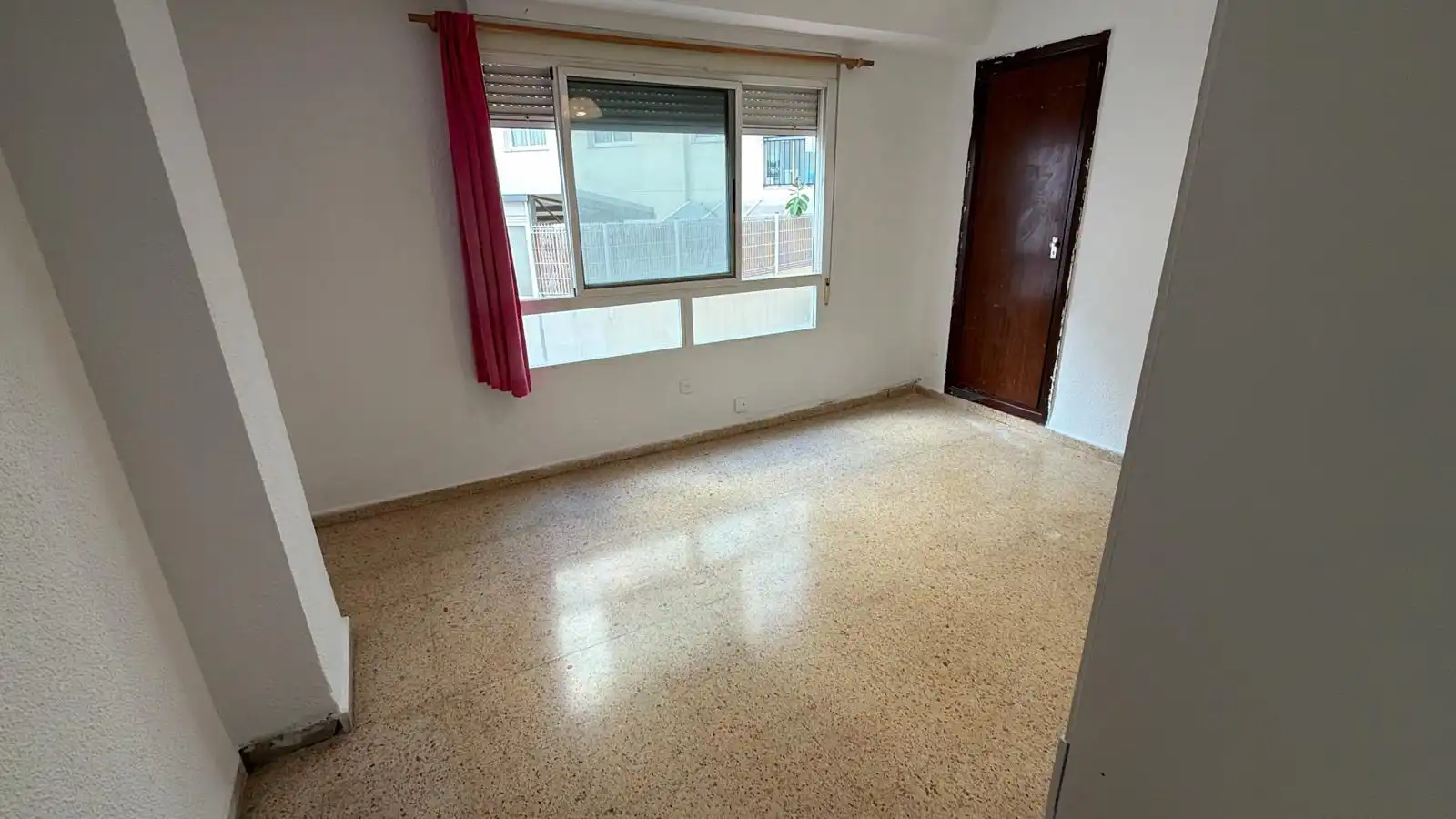 Bedroom of Flat for sale in Valencia
