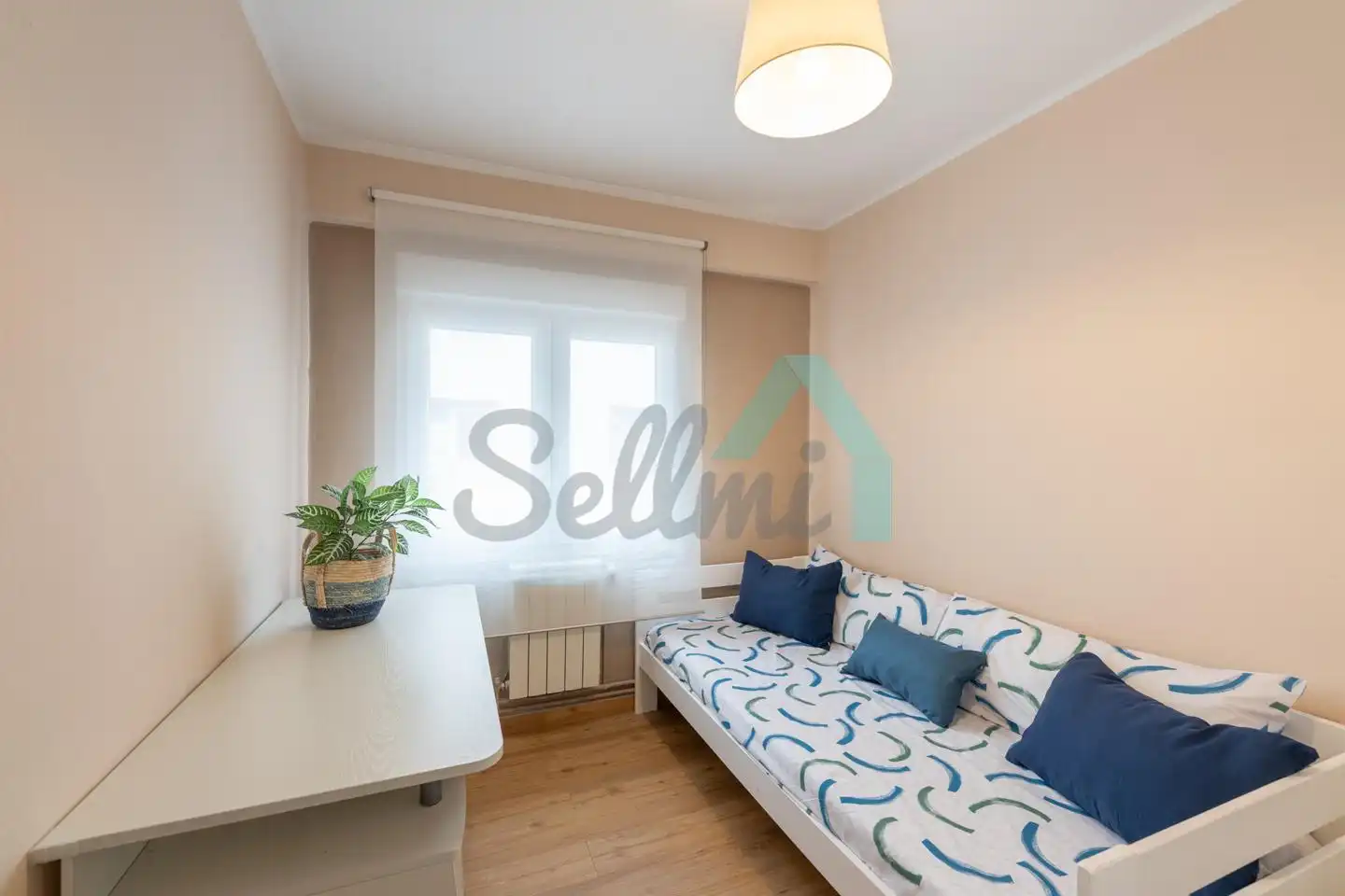 Habitación de Piso en venta en Oviedo  con Calefacción