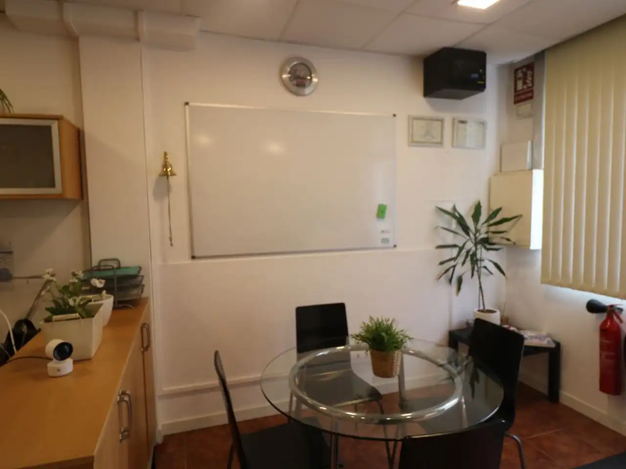 Büro zur Miete in Parets del Vallès mit Klimaanlage, Heizung und Möbliert