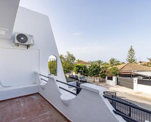 Exterior view of Single-family semi-detached for sale in Marbella  with Air Conditioner