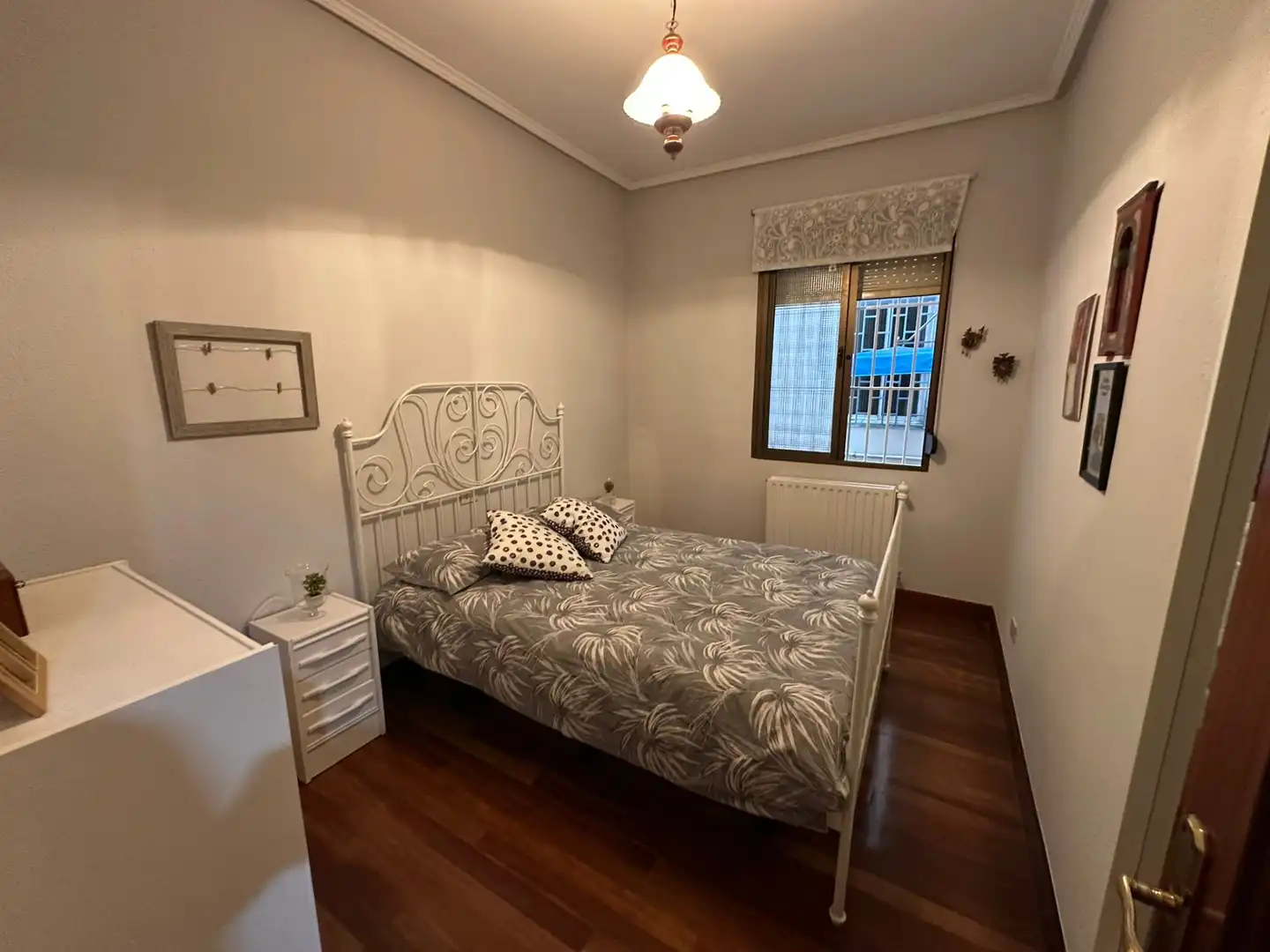 Bedroom of Flat for sale in Bilbao   with Oven, Washing machine and Balcony