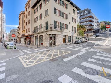 Local comercial en alquiler en Centro - Mendibil - Santiago
