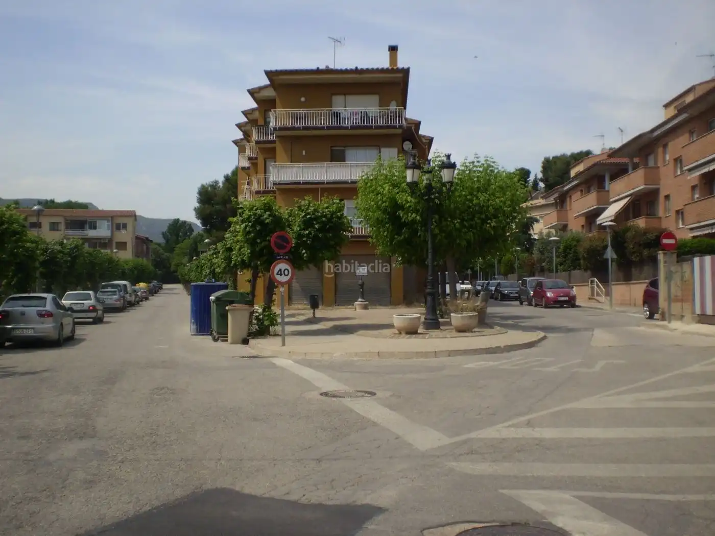 Local comercial de lloguer a Carrer d' Anna Mogas 20