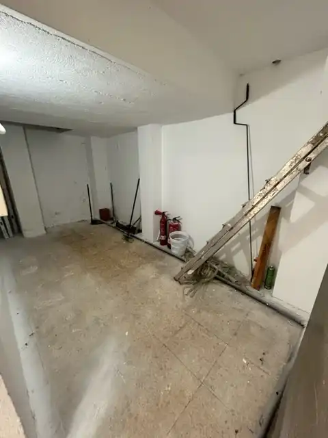 Local de alquiler en L'Hospitalet de Llobregat con Alarma