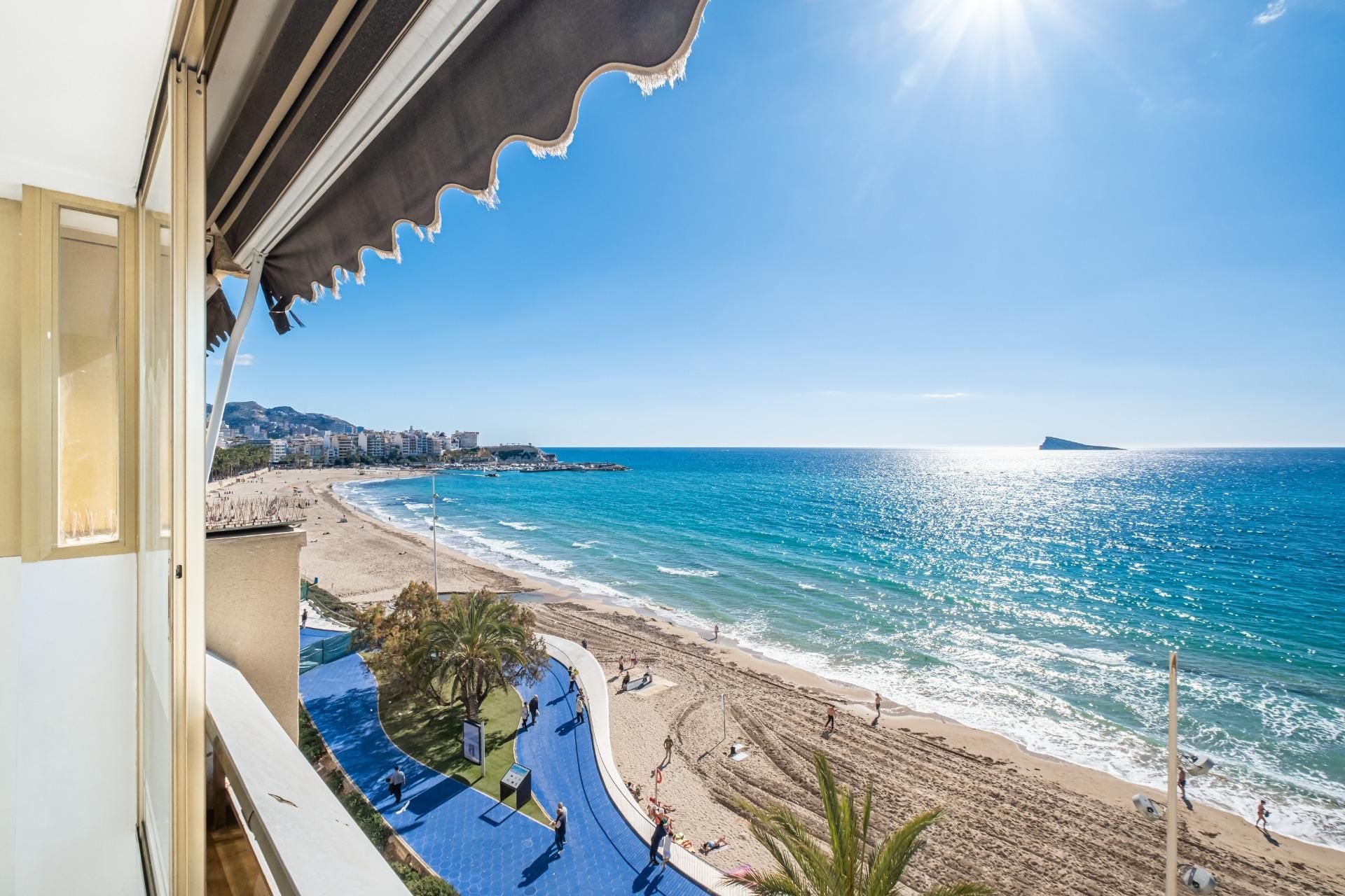 Apartment for rent in Avenida ARMADA ESPAÑOLA, Playa Poniente