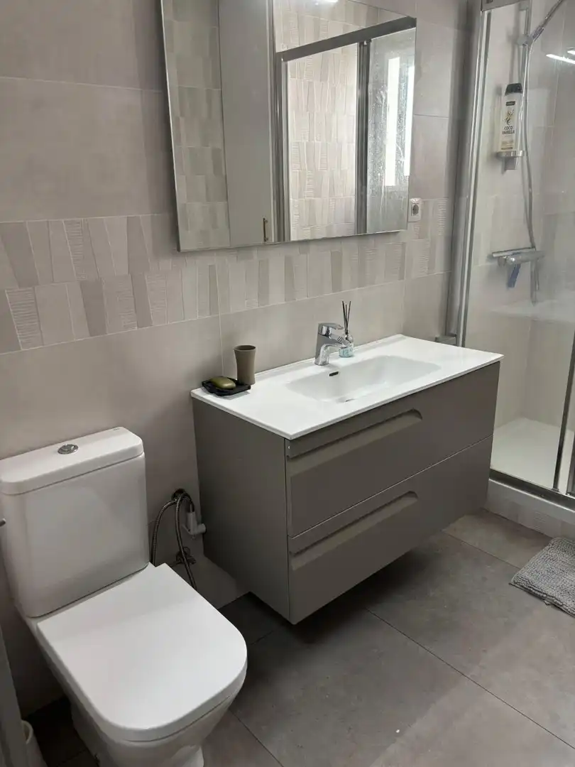 Baño de Apartamento de alquiler en Moncofa con Aire acondicionado, Calefacción y Terraza