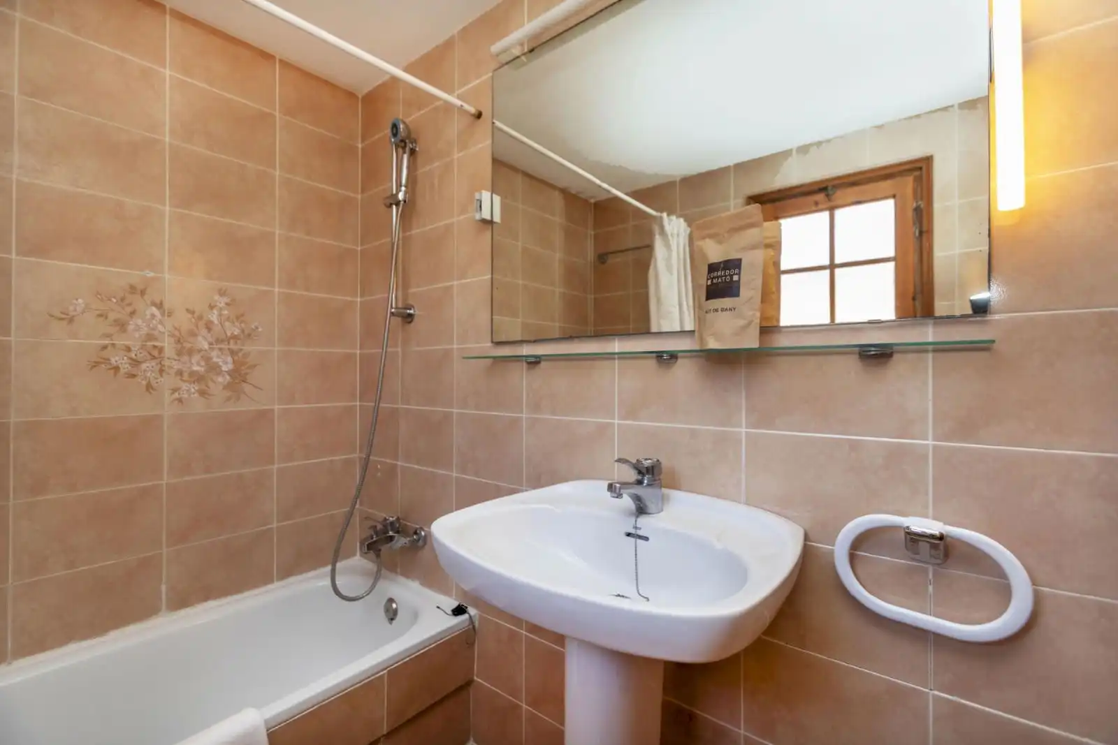 Badezimmer von Einfamilien-Reihenhaus zum Verkauf in Palafrugell mit Heizung, Terrasse und Abstellraum