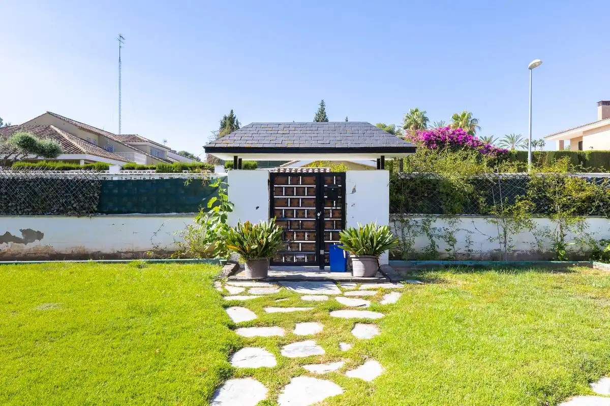 Jardí de Casa o xalet en venda en L'Eliana amb Aire condicionat, Calefacció i Piscina