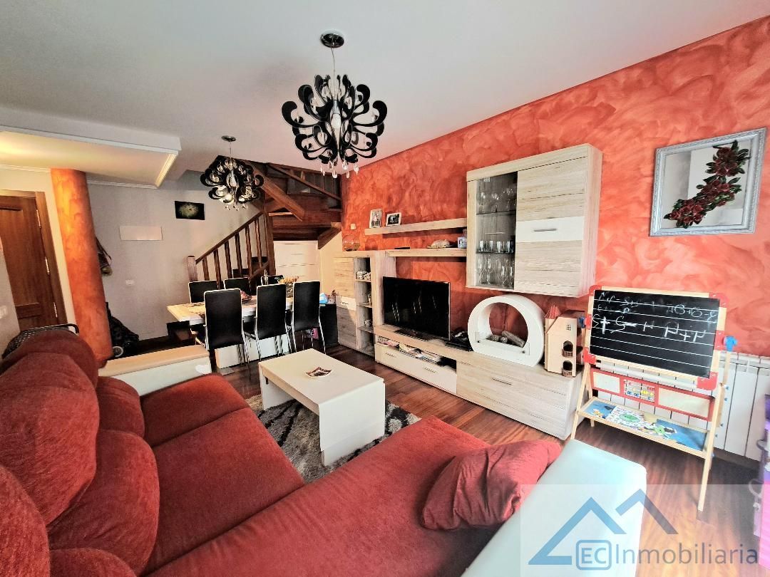 Living room of Duplex for sale in Torrelavega   with Heating, Parquet flooring and Terrace