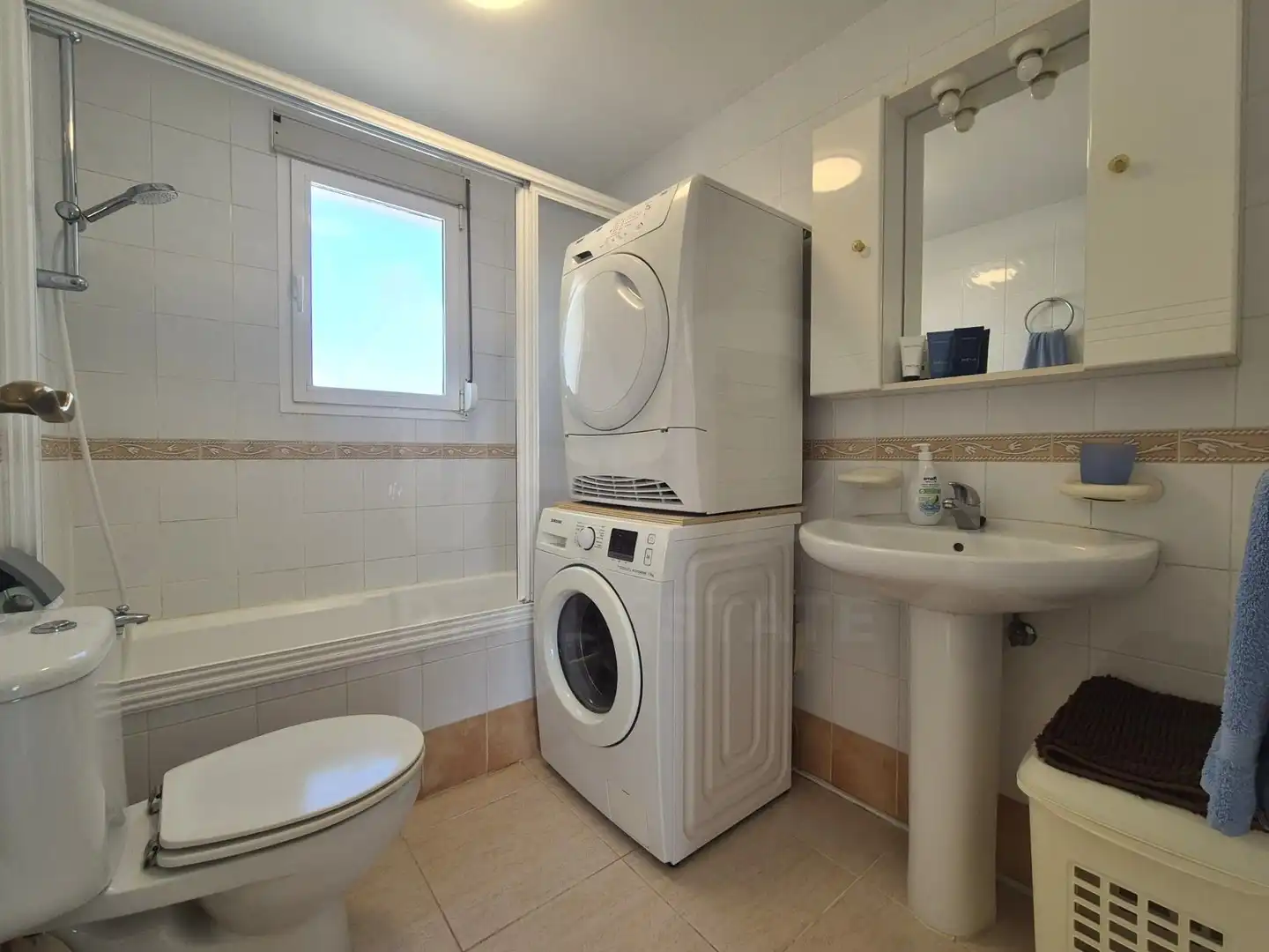 Bathroom of Flat for sale in Dénia  with Air Conditioner, Heating and Terrace