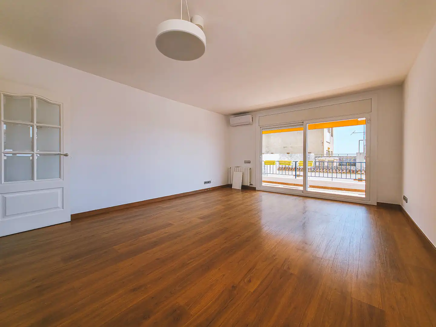 Wohnzimmer von Wohnung zum Verkauf in Sant Pol de Mar mit Klimaanlage, Heizung und Parkett