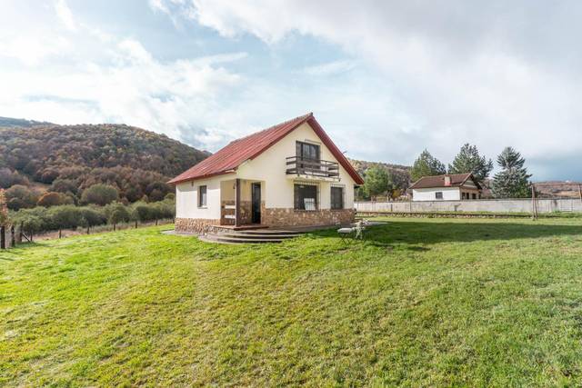 Casa-chalet en Venta en  DISEMINADO en Burón