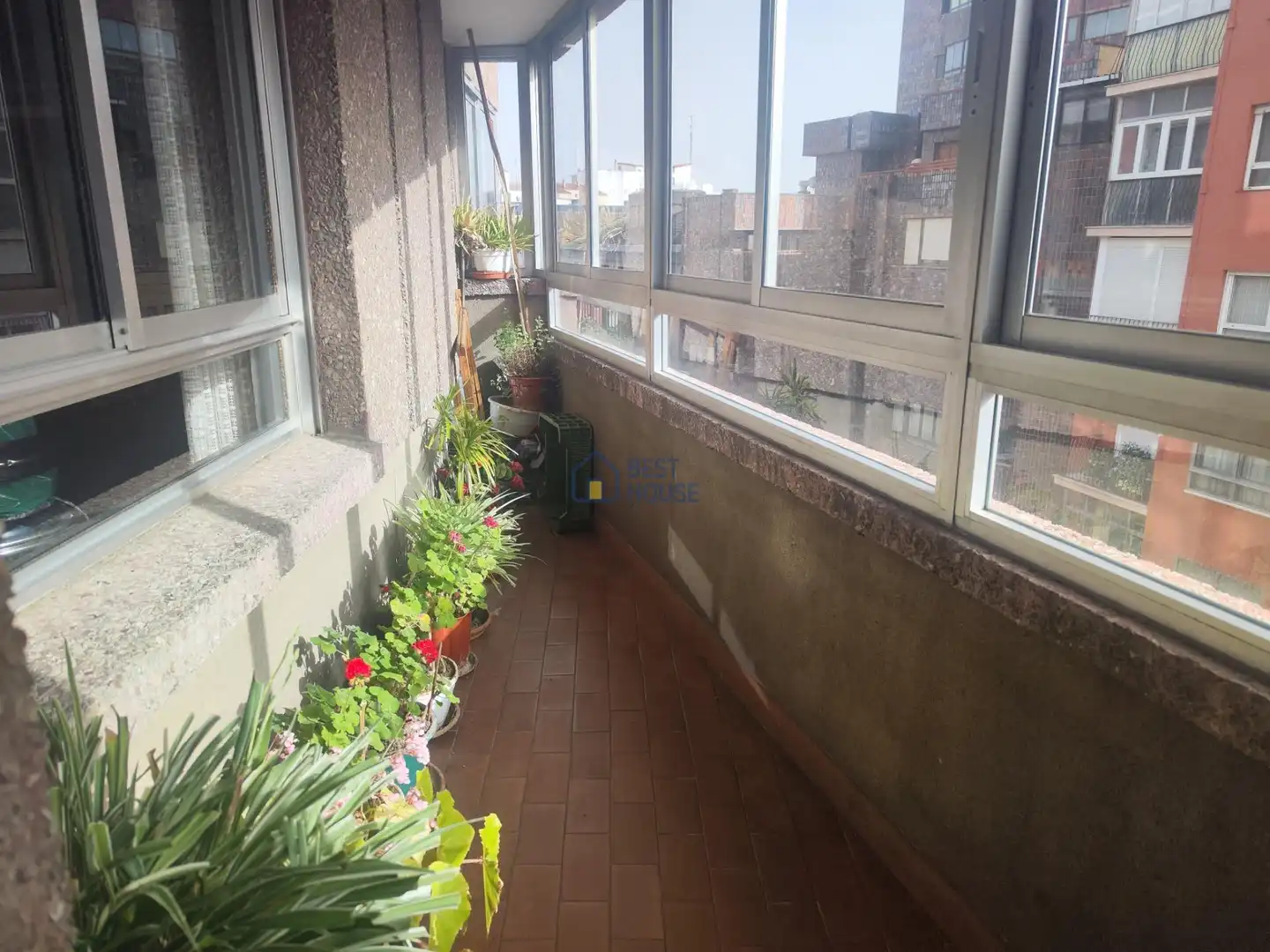 Terrassa de Pis en venda en León Capital  amb Calefacció