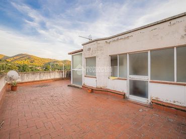 Casa amb balcó en venda a Montcada Centre - La Ribera