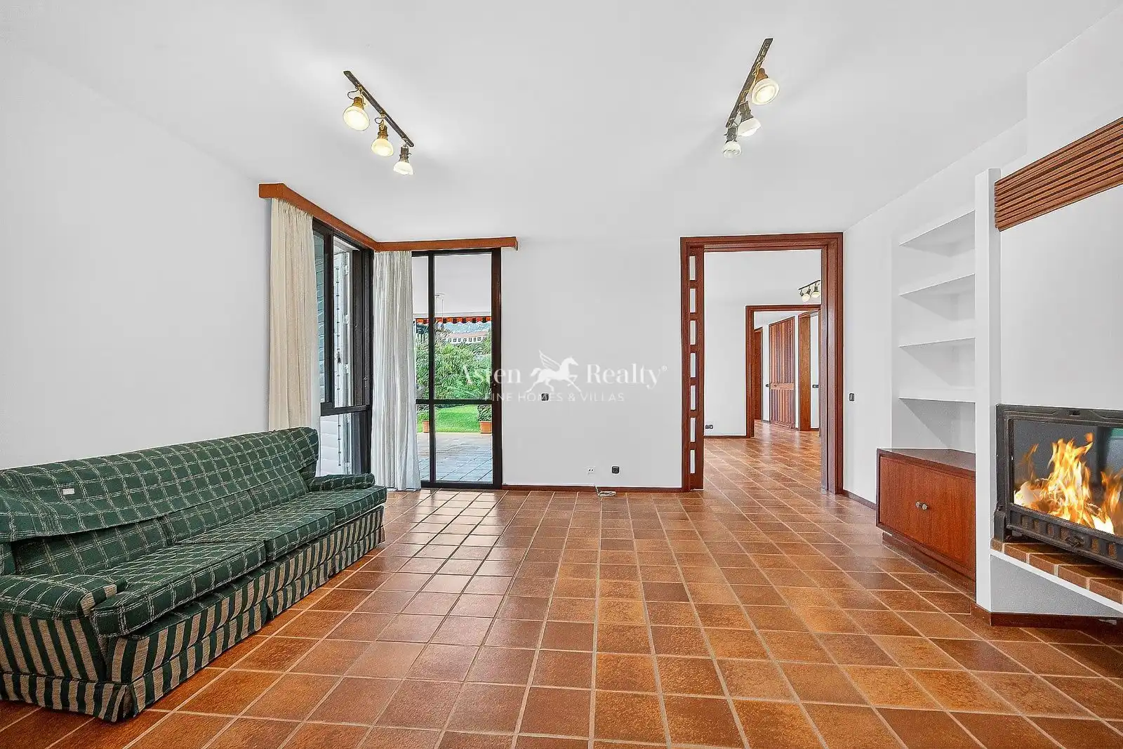 Sala d'estar de Casa o xalet en venda en Puerto de la Cruz amb Jardí privat, Terrassa i Traster