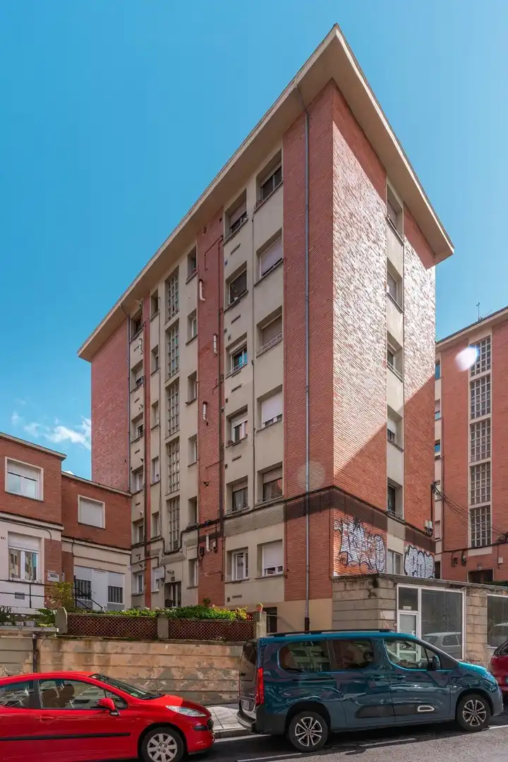 Vista exterior de Apartament en venda en Oviedo  amb Calefacció i Moblat