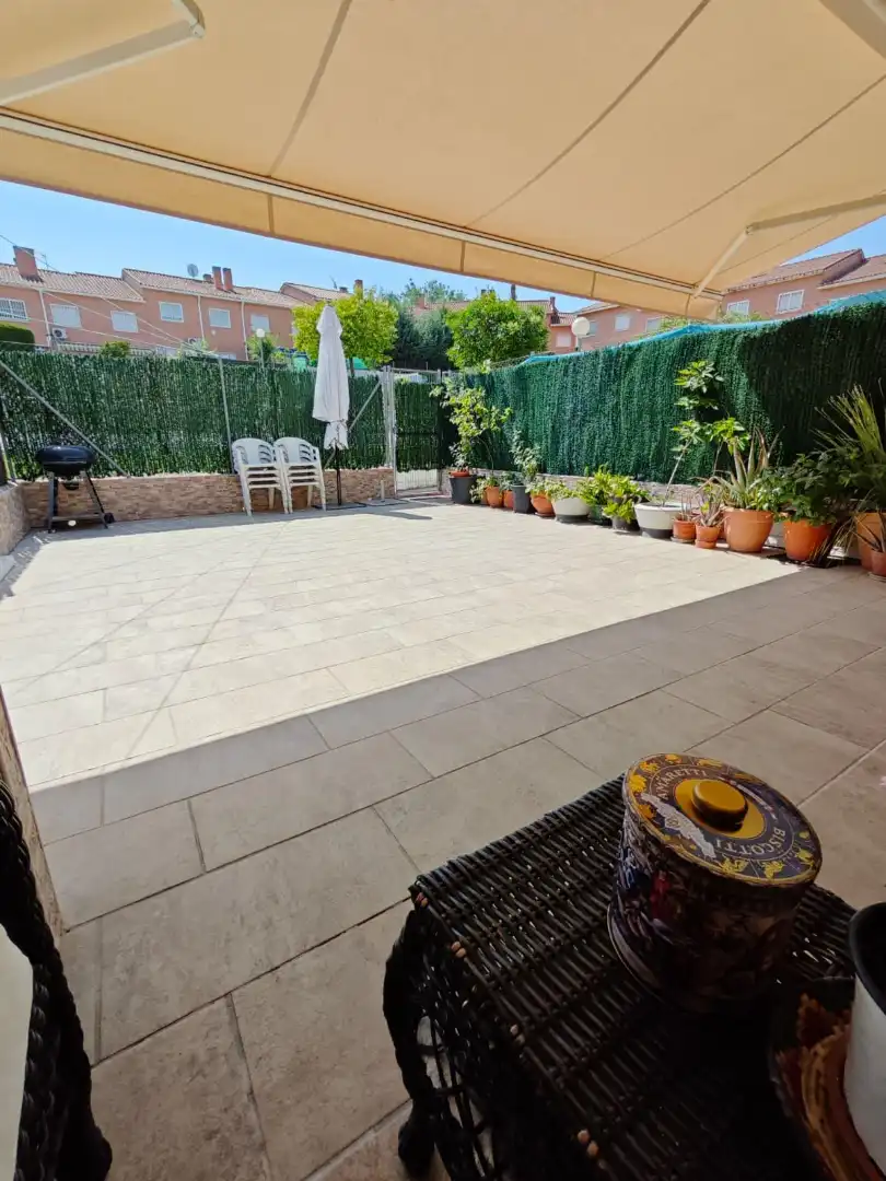 Terrace of Detached homes for sale in Aranjuez  with Air Conditioner, Heating and Parquet flooring