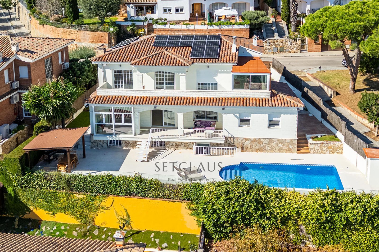 Exterior view of House or chalet to rent in Premià de Dalt  with Air Conditioner, Heating and Terrace