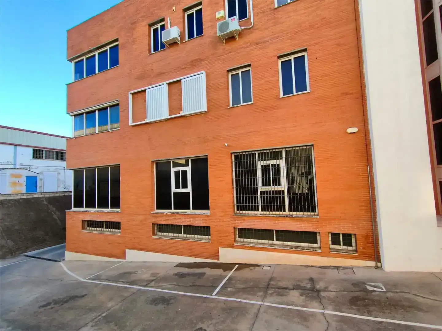 Außenansicht von Büro zum Verkauf in Mairena del Aljarafe