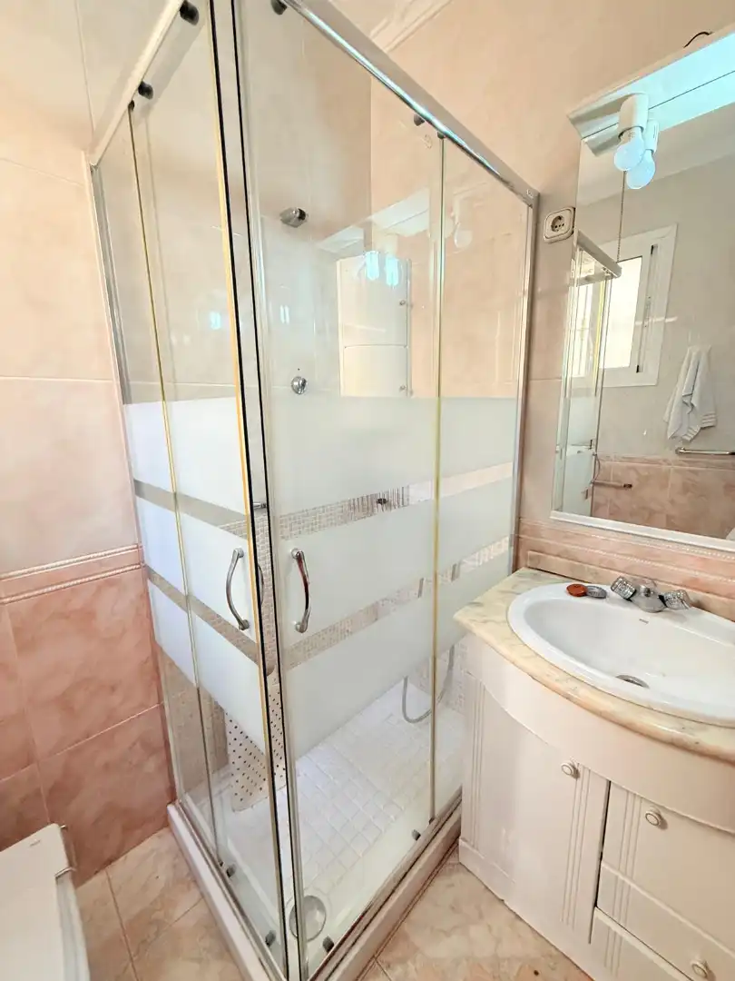 Bany de Casa o xalet en venda en Málaga amb Terrassa i Balcó