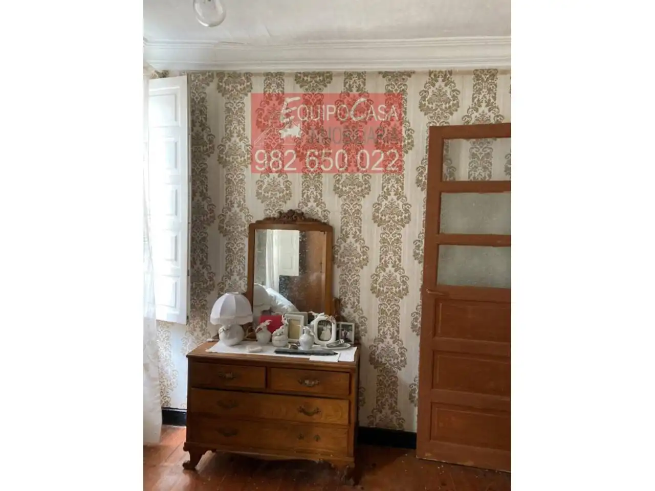 Habitación de Casa adosada en venta en Lugo con Jardín privado y Alarma