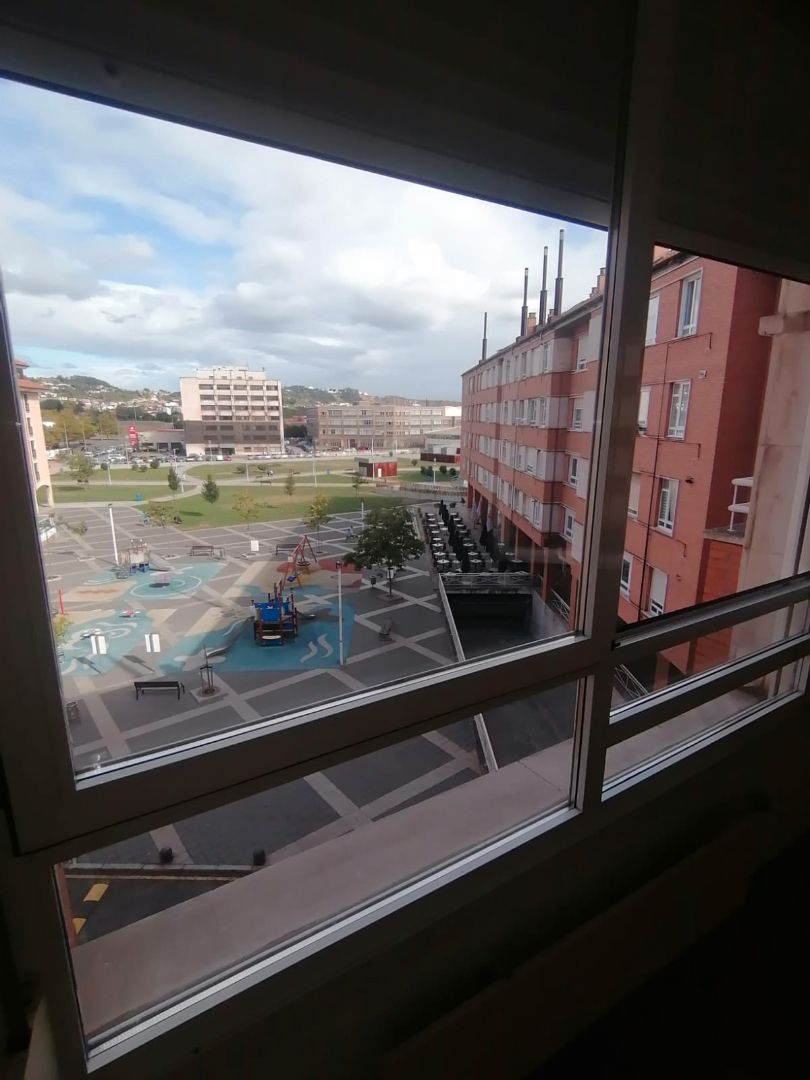 Aparcament de Apartament de lloguer en Gijón  amb Calefacció, Parquet i Traster