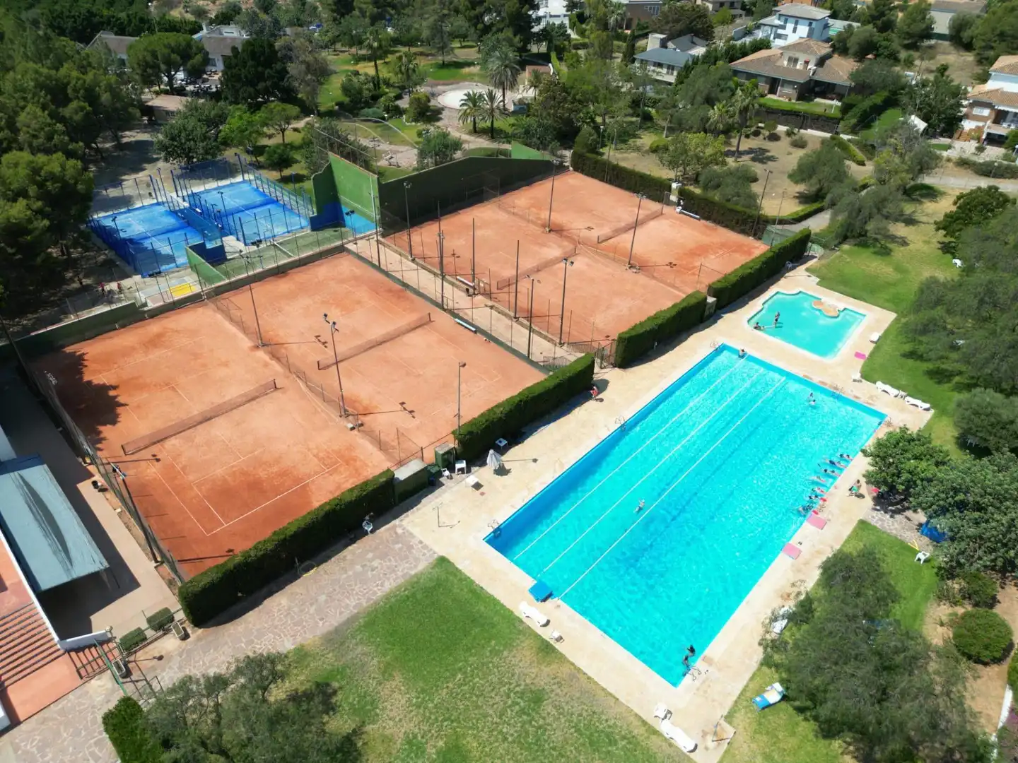 Piscina de Casa o xalet en venda en Torrent amb Aire condicionat, Jardí privat i Terrassa