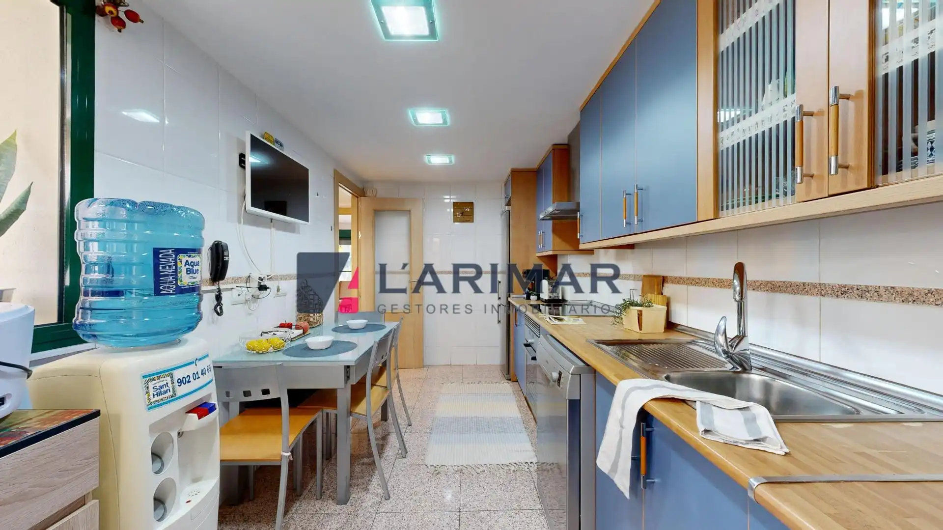 Cuina de Casa adosada en venda en Alicante / Alacant amb Aire condicionat, Jardí privat i Terrassa