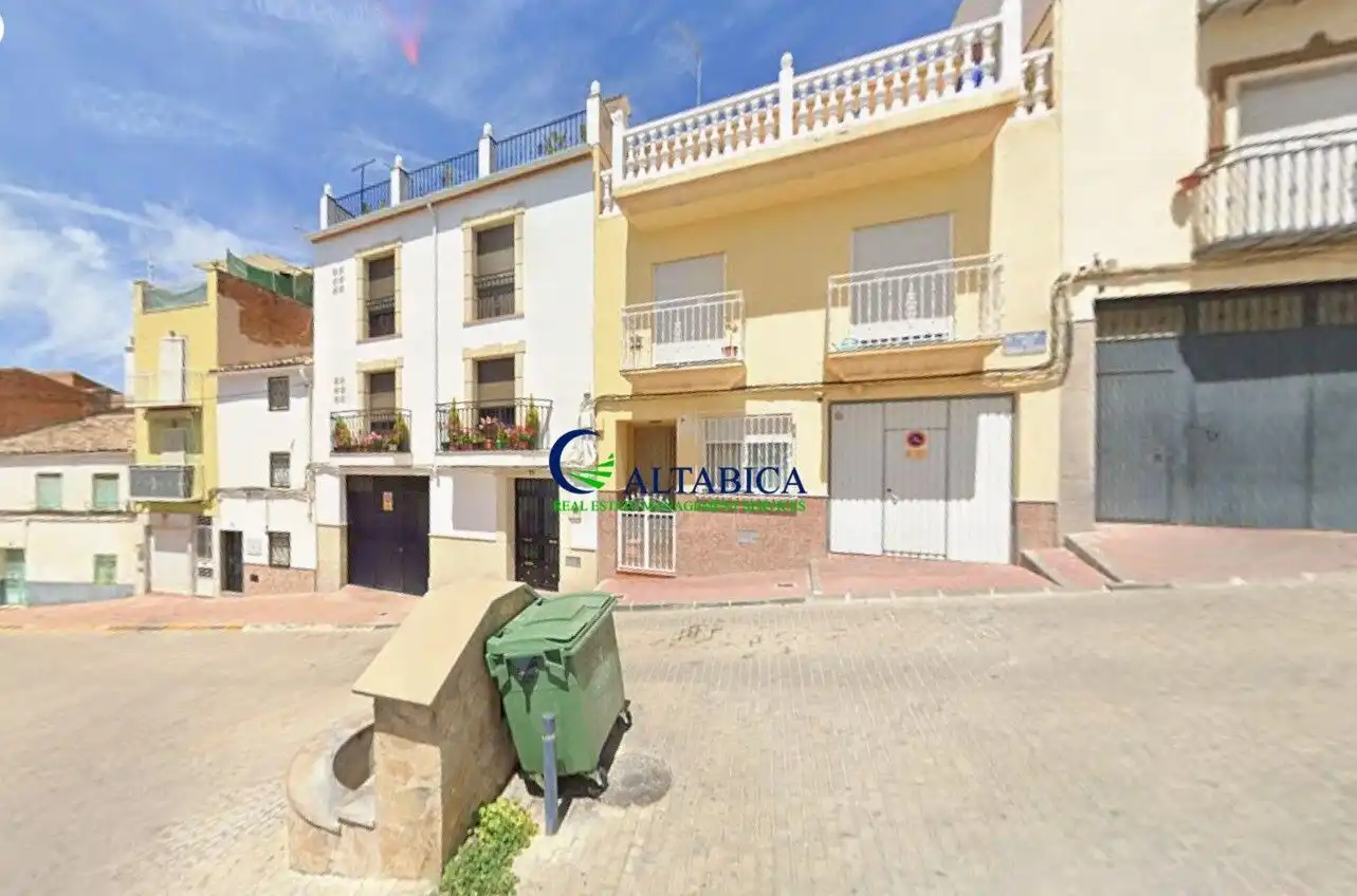Vista exterior de Casa o chalet en venta en Huelma
