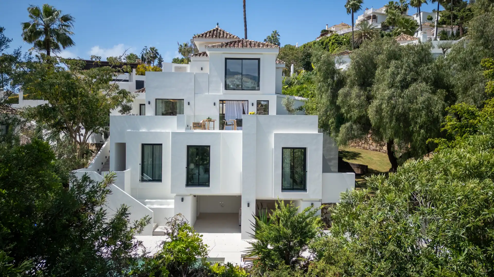 Chalet con piscina en venta en Nueva Andalucía, imagen 2