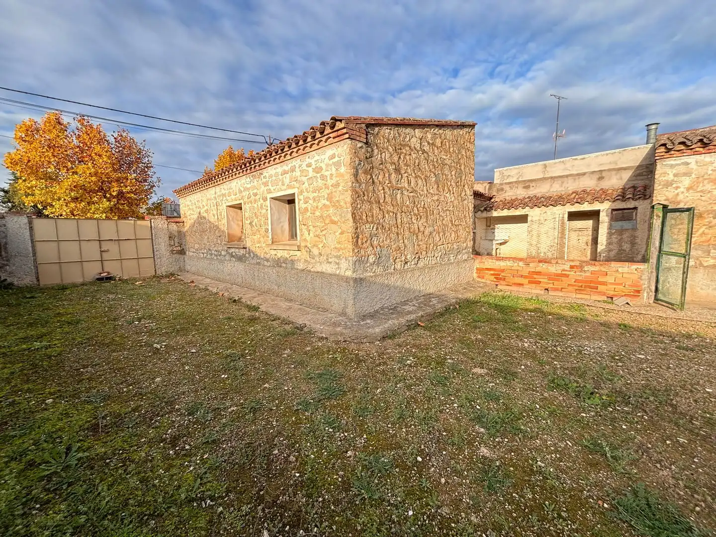 Exterior view of Country homes for sale in Sariñena